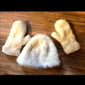 Land’s End girls faux white fur mitten & hat winter set size M